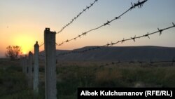 Ограждение на границе КР. Архивное фото.