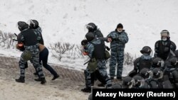 31 гыйнварда Казанда протестка чыгучыларны тоткарлау.