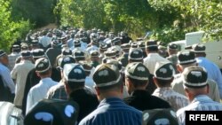 Таниқли диссидент уламонинг онаси 3 апрел куни тупроққа қўйилди.