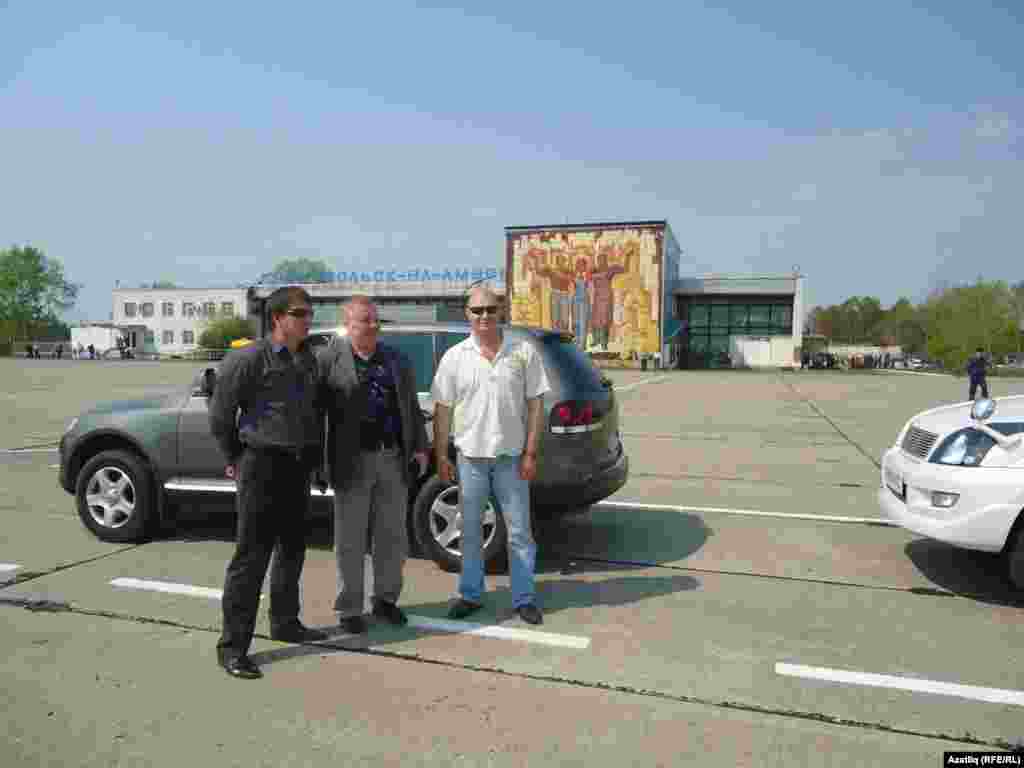 Кунакларны каршы алу. Рөстәм Абдуллин, Рөстәм Сөләйманов, Герман Вәлидеев