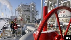 افزايش قيمت نفت نشان می دهد که اقتصاد جهانی تا چه حد می تواند نسبت به تنش در منطقه خليج فارس حساس باشد.