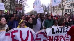 Уряд Франції представив пенсійну реформу, масові протести продовжуються – відео