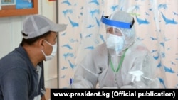 В одном из временных стационаров в Бишкеке. 8 июля 2020 года. 
