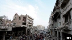 عراق و به ویژه بغداد، به دلیل حملات شورشیان معترض به نیروهای آمریکایی، مدتها است که نا آرام است.