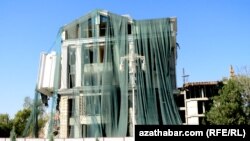 Aşgabatda gözellik salony sökülýär