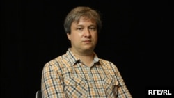 Антон Долин