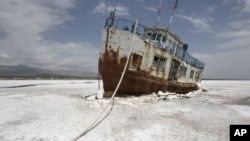 نمایی از دریاچه ارومیه