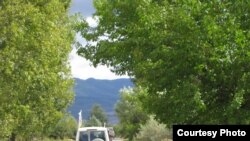 Возле деревни Двани граница была передвинута на два-три метра вглубь, в результате дорога, которая связывала деревню с земельными участками местных жителей, оказалась перекрыта