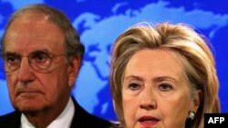  هیلاری کلینتون در کنار جورج میشل؛ روز جمعه واشینگتن