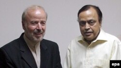 به رغم مذاکرات طولانی ایران، هند و پاکستان برای احداث خط لوله موسوم به صلح، دهلی نو با نحوه محاسبه قیمت گاز مخالفت کرده و از پروژه کنار کشیده است.