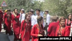 Türkmen ýaşlary.