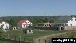 Кырымда кырымтатар йортларын җимерәләр