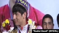 Тоҷикистон қаҳрамони нави худро истиқбол кард 