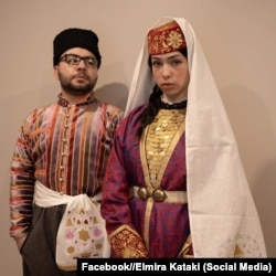 Elmira Katakiniñ işleri modellerde