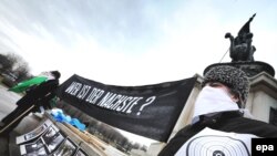 Австри -- "Мила ву рогIера?" боху кехаташ дIалаьцна лаьтташ бу, Исраилов Iумар вер бахьана долуш вовшахтоьхначу, акцин декъашхой, Вена, 22Деч2009