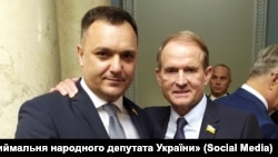 Віктор Чорний (зліва) та Віктор Медведчук