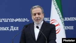 عباس عراقچی در نشست کمیسیون امنیت ملی و سیاست خارجی مجلس گفت: «ما اهل دیپلماسی و مذاکره هستیم اما غیرمستقیم»