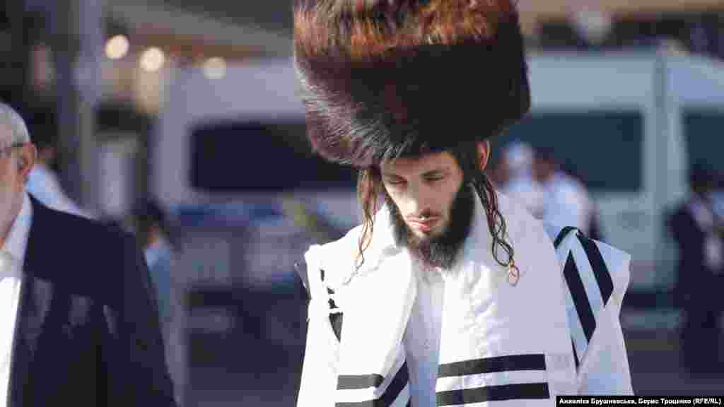 Штраймл – один із традиційних головних уборів хасидів, який одягають лише у найурочистіші моменти