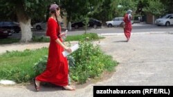 Türkmen talyp gyzy. Arhiwden alnan surat