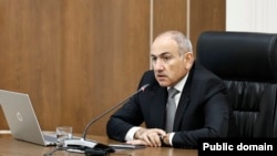 Վարչապետ Նիկոլ Փաշինյանը խորհրդարանում բյուջետային քննարկումների ժամանակ, 27-ը հոկտեմբերի, 2025թ.