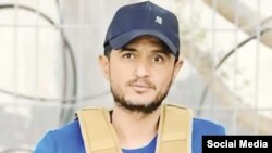 یاسر ابوشباب ۳۲ ساله است