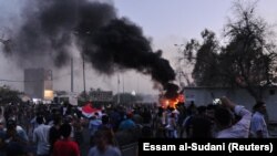 تجمع مقابل فرمانداری بصره در روز جمعه