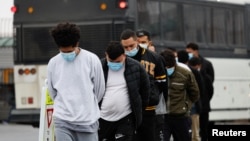 Migrants being deported from the United States. (file photo)