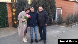 Встреча родителей и Степана уже на подконтрольной власти Украины территории. Фото из семейного архива