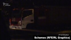 У лісі неподалік угідь Ахметова чергувала пожежна машина