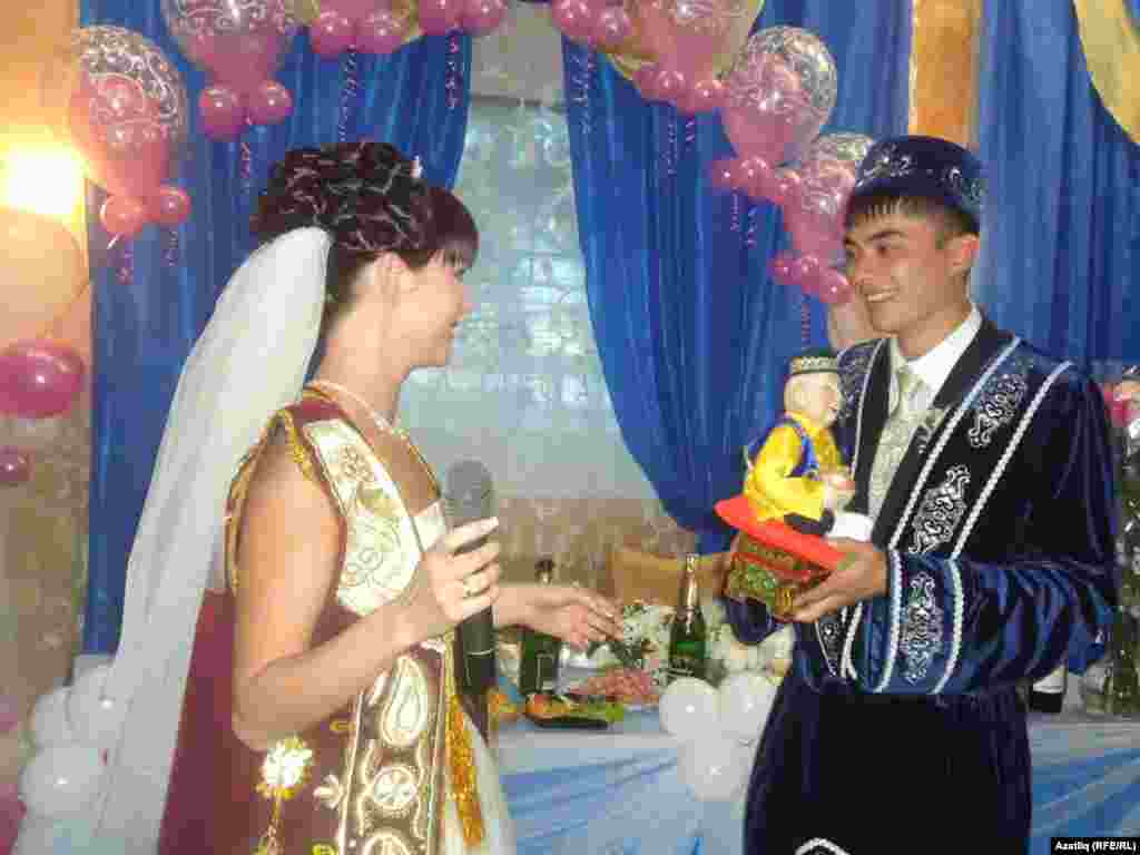 Кияүнең булачак хатынына бүләге - курчак