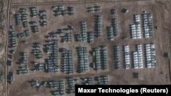  2021-жылдын 1-ноябрында Орусиянын Ельня шаары тарапта кургактагы аскерлердин жайгашуусу. Спутниктен тартылган сүрөт 
