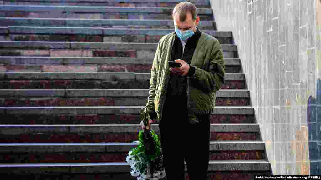 ...Свідоцтво повного курсу вакцинації від COVID-19 (зелений сертифікат в &laquo;Дії&raquo; чи інший документ&nbsp;&ndash; наприклад, паперове свідоцтво про вакцинацію міжнародного зразка);&nbsp;негативний ПЛР-тест чи&nbsp;антиген-тест на&nbsp;COVID-19 (діє не більше від 72 годин з&nbsp;моменту взяття мазка)