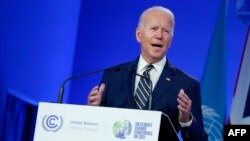 جو بایدن می‌گوید توافق اخیر آمریکا و اروپا در زمینه تجارت فولاد گام مهمی در کاهش خرید فولاد چین است که با سوخت زغال سنگ تولید می‌شود.