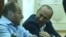 Бывший президент Армении Роберт Кочарян (справа) и его адвокат Айк Алумян в суде, Ереван, 7 октября 2019 г․