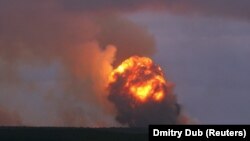 Як заявив заступник міністра оборони Росії Дмитро Булгаков, причиною пожежі і вибухів на складі боєприпасів в Ачинському районі міг бути людський фактор