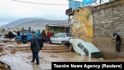Eýranyň mediasy ýurda gelen siliň ýetiren zyýanlaryny görkezýär, türkmen mediasy dymýar.