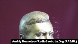 «Серед імператорів»