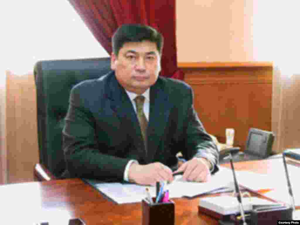 Рәшид Түсіпбеков, Қазақстанның әділет министрі. Бұған дейін бас прокурор қызметін атқарған.  - Рәшид Түсіпбековтың суреті Әділет министрлігінің сайтынан алынды. 