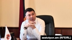 Эдуард Шармазанов