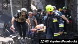 Выратавальныя работы пасьля расейскага ўдару па Дніпры, 24 чэрвеня 2025