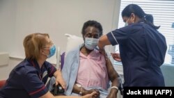 У Британії щеплення отримали вже близько 20 відсотків жителів