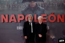 ریدلی اسکات (راست) و واکین فینیکس