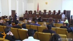 ՍԴ-ն հեռացավ խորհրդակցական սենյակ