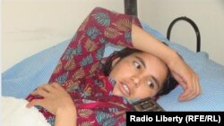 Гульсика после травм на лечение в больнице, в Кабуле.   