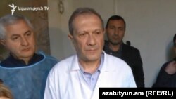 Ара Минасян (в центре фотографии)