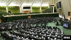 بودجه نظامی سال ۹۷ ارائه شده از سوی دولت روحانی به مجلس که در حال بررسی است، حدود ۴۴ هزار میلیارد تومان است.