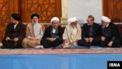 ابراهیم رئیسی در کنار دیگر چهره‌های ارشد جمهوری اسلامی در مراسم سالگرد درگذشت آیت‌الله خمینی (خرداد ۱۳۹۷)