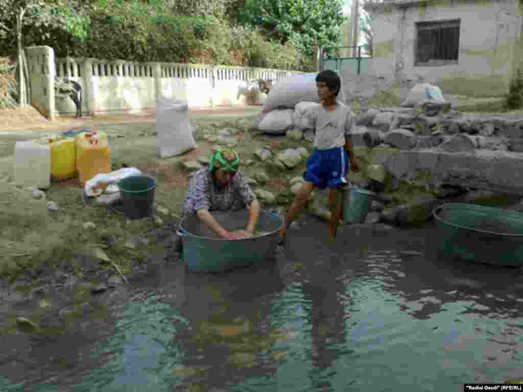 Зиндагии талху ширини занони рустоии тоҷик