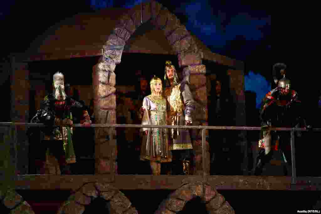 Болгар ханы кызы - Нәргизә һәм аның сөйгәне - Турыбатыр