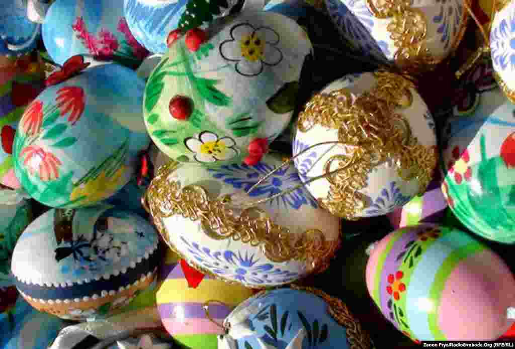 Кооз жумурткалар - Чехиянын ордо шаары Прага пасха майрамы маалында. 2011-жылдын апрели. ЭЕ/АҮ. 